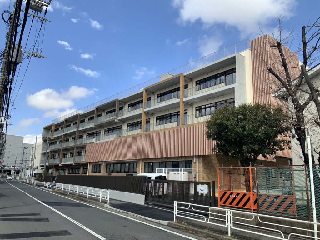 川崎市立坂戸小学校
